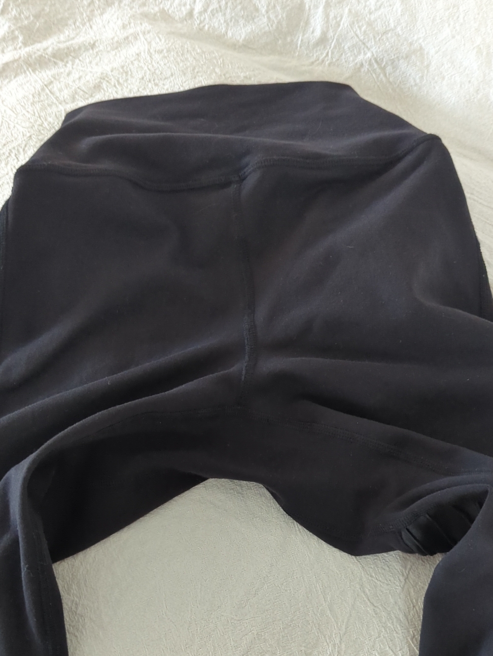 Alo Yoga Black Moto Leggings Size Medium M Mesh Details Pintuck Performance - Picture 12 of 12